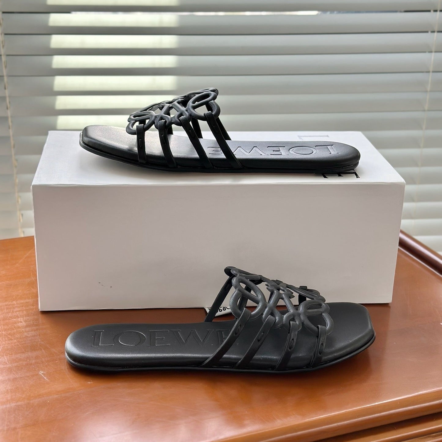 LOEWE - Petal Anagram slide in soft calfskin Noire